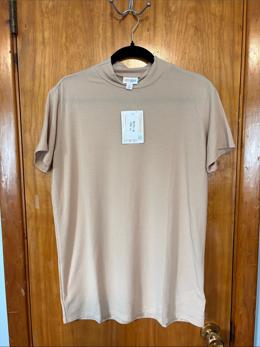 NWT LuLaRoe Ruth Women's Nude Beige Short-Sleeve Crewneck Tee - Size M